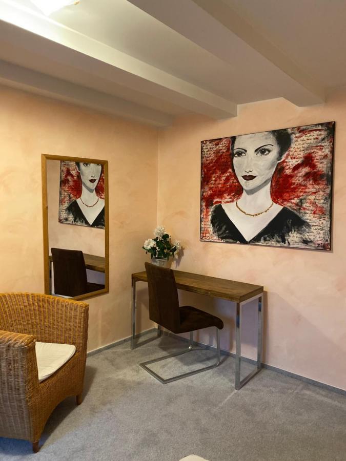 Art-Hues Apartment Вестерланд Екстериор снимка